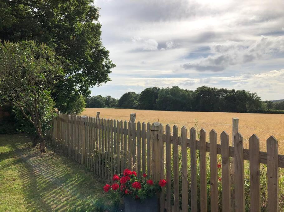 Self Contained Garden Studio With Stunning Views Sissinghurst Exterior foto